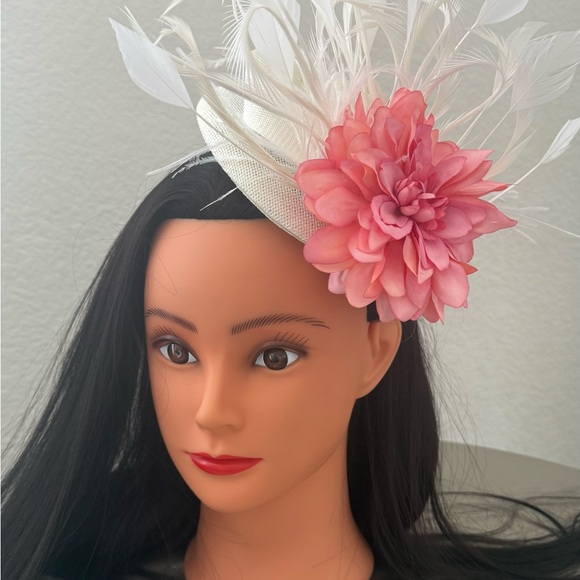 Elegant Pink and White Feather Fascinator - Picture 2 of 3